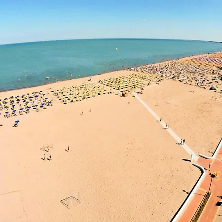 Bright Flat In Rosolina Mare